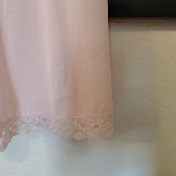 Women's Lace-Trim Nightgown And Button-Front Robe in Pale Pink Peignoir Set - Picture 6 of 7